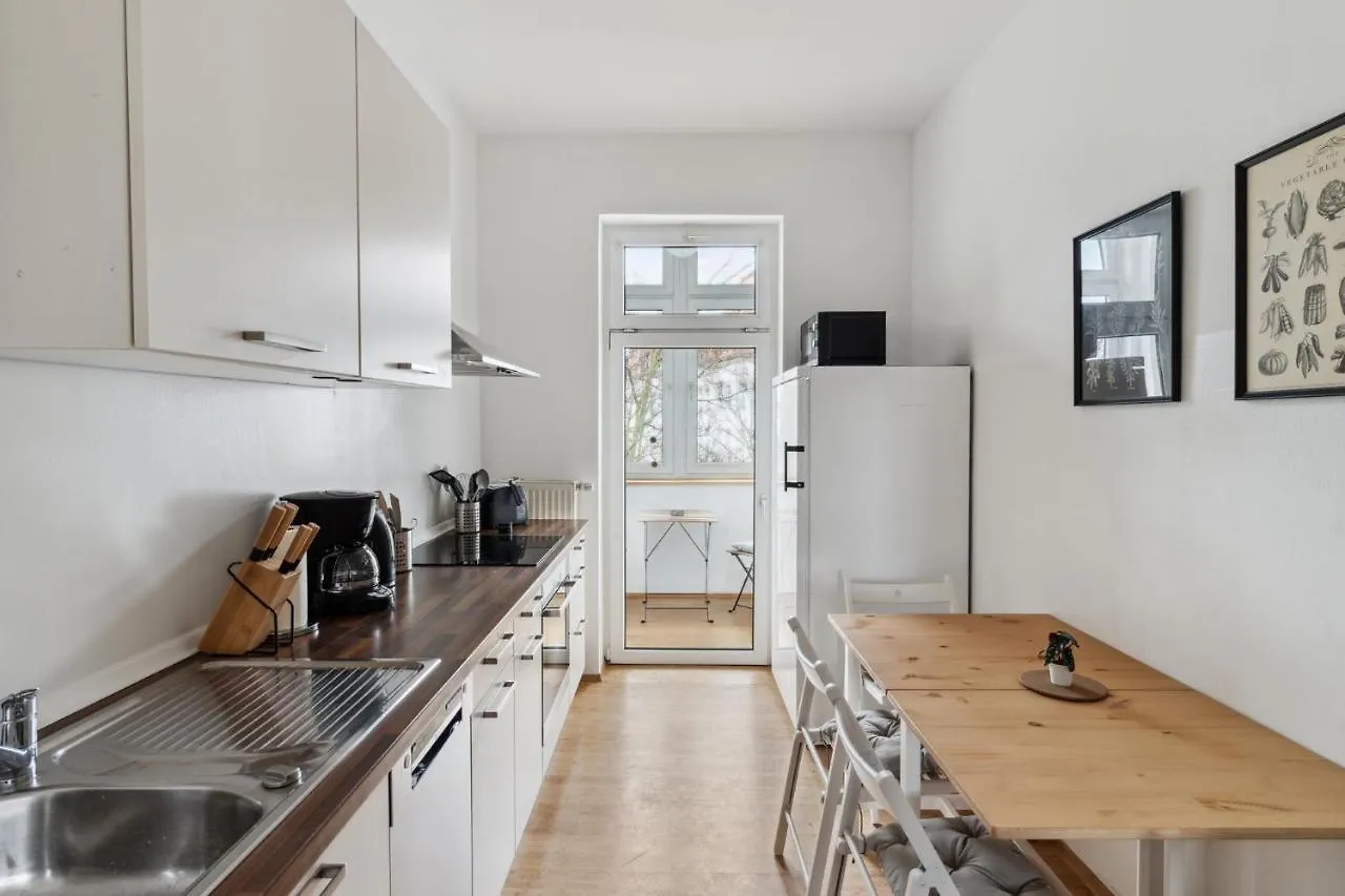 Apartment Fuer 13 Gaeste, 5 Schlafzimmer, 2 Baeder, 2 Loggia'S, Leipzig Zentrum Ost